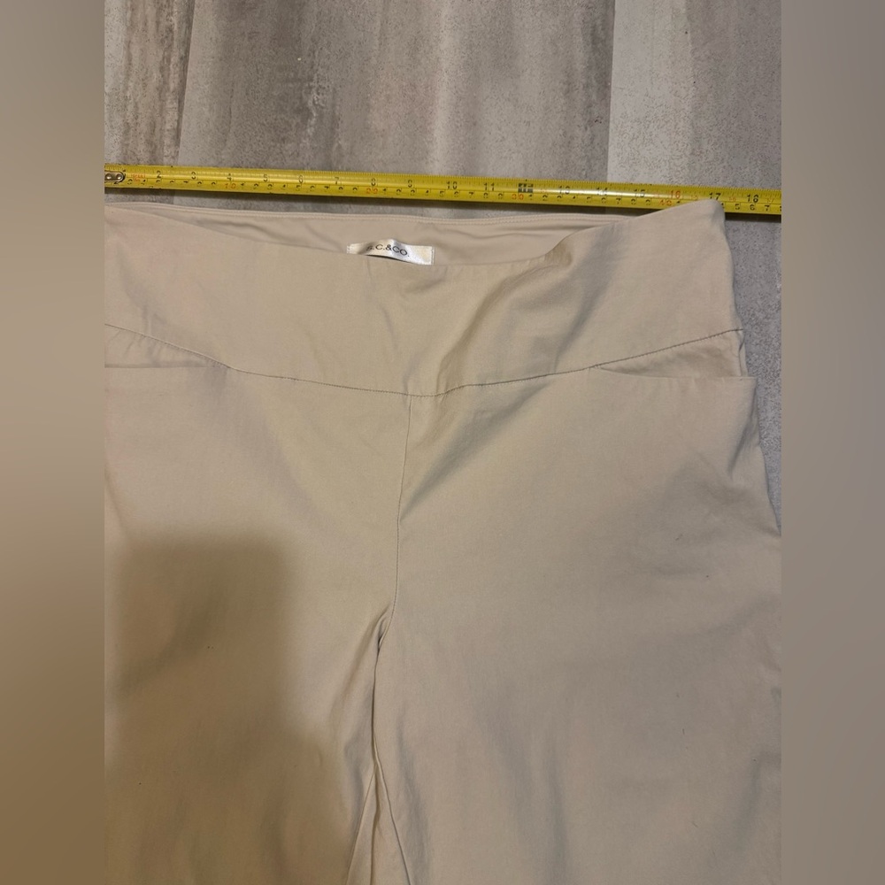 Women's Cream Capris - Picture 7 of 9